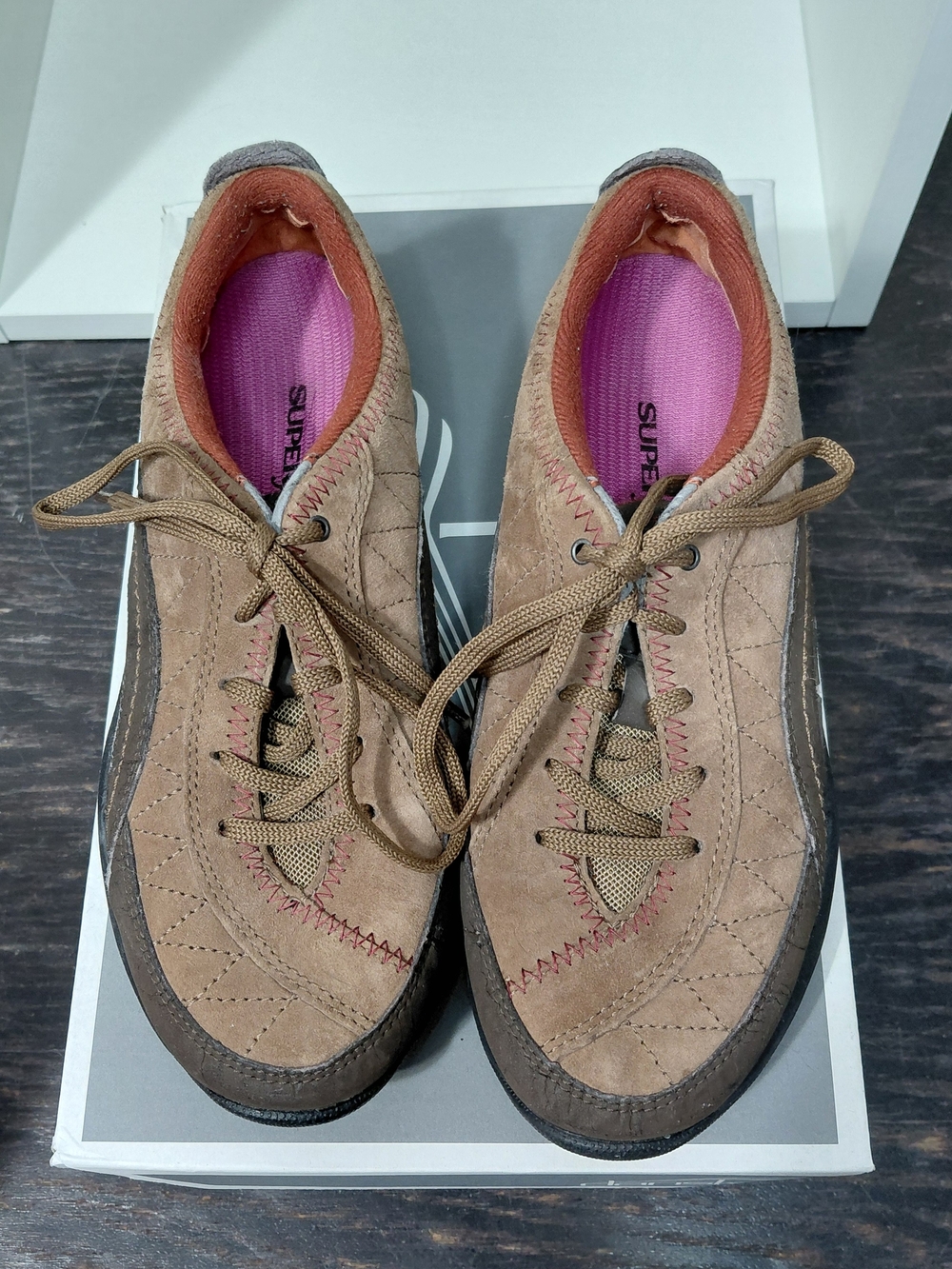 Women’s 5 1/2 Suede Leather Athletic Lace-Up Sneakers - Brown with Red Accent - Picture 6 of 13